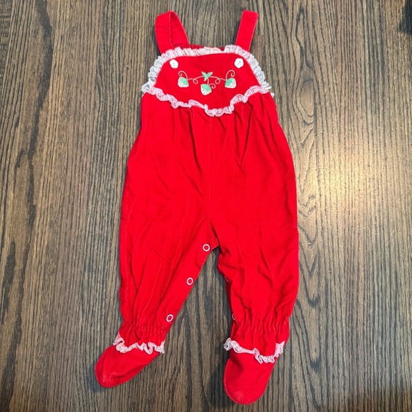 Vintage velvet strawberry onsie overalls size 3/6M - Picture 1 of 5